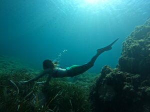 sirène mermaid nage en sirène école internationale d'apnée jean-luc casares école des sirènes